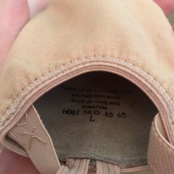 Capezio ‘Pirouette’ Ballet Shoe- half sole - Picture 3 of 3